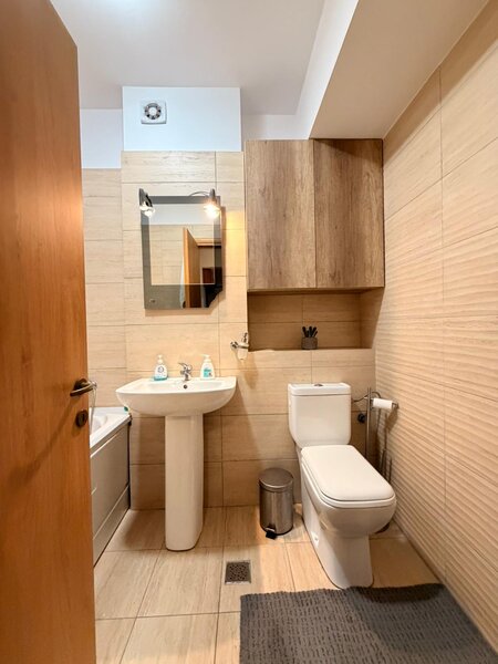 Cartierul Solar, de inchiriat apartament 2 camere+parcare, pet friendly.