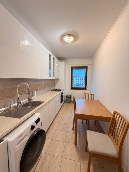 Cartierul Solar, de inchiriat apartament 2 camere+parcare, pet friendly.